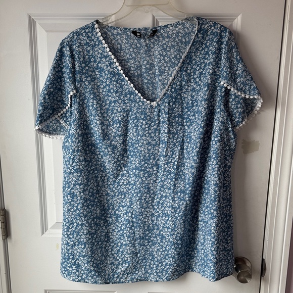 BloomChic Tops - BloomChic Blue Floral V-Neck Top with White Crochet Trim